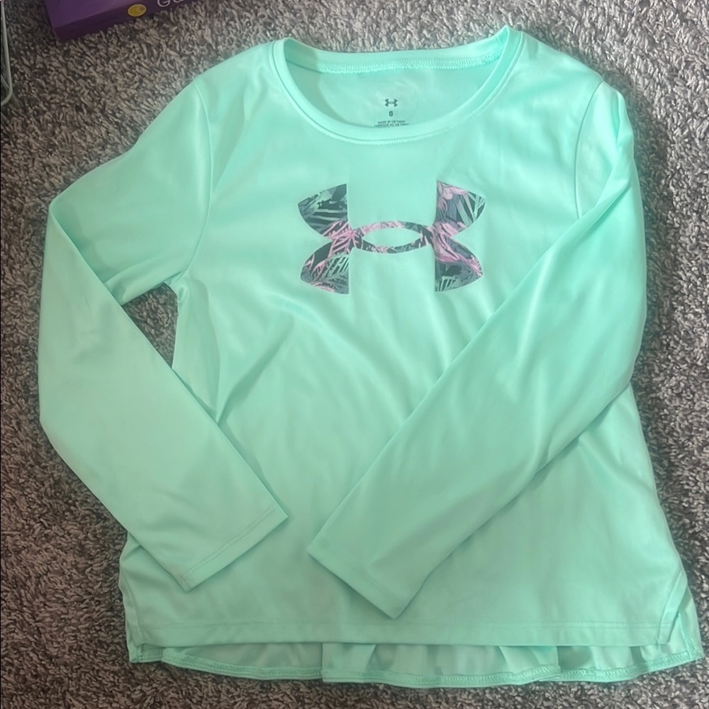 Under Armour Light Green Long Sleeve Top